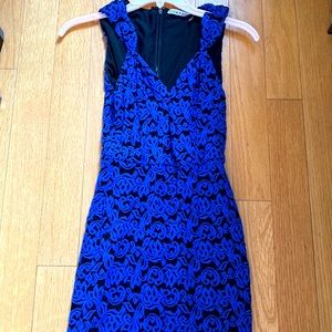 Alice & Olivia blue and black lace gown - 2